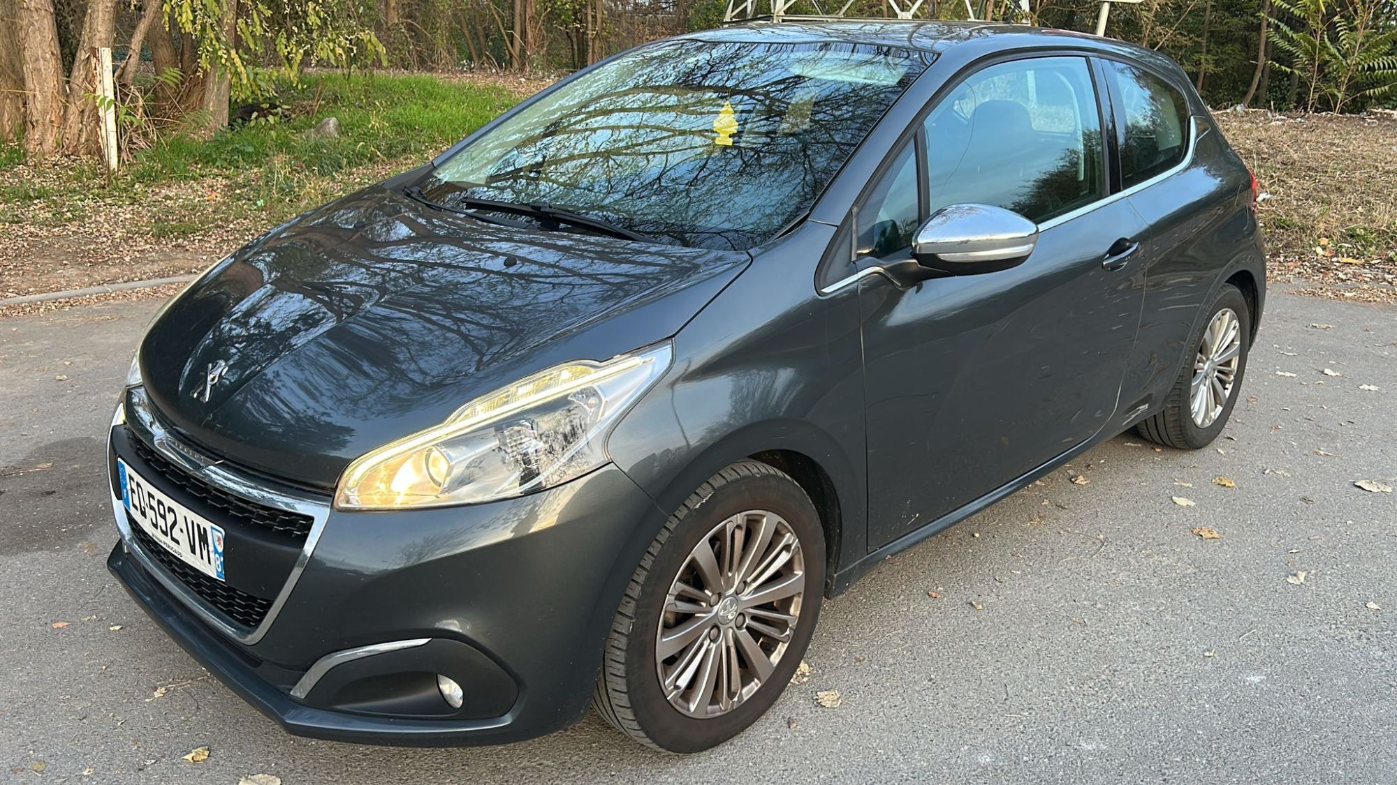 Peugeot 208 &ndash; 1.2 VTi 110 ch &ndash; Allure Cernay