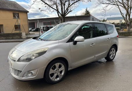 RENAULT SC&Eacute;NIC 1.9 DCI 130 &ndash; 7 PLACES EXCEPTION Illzach